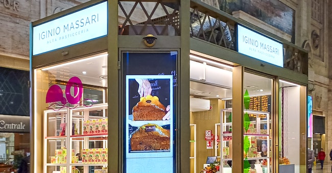 Un negozio con le specialità di Iginio Massari in Stazione Centrale a Milano