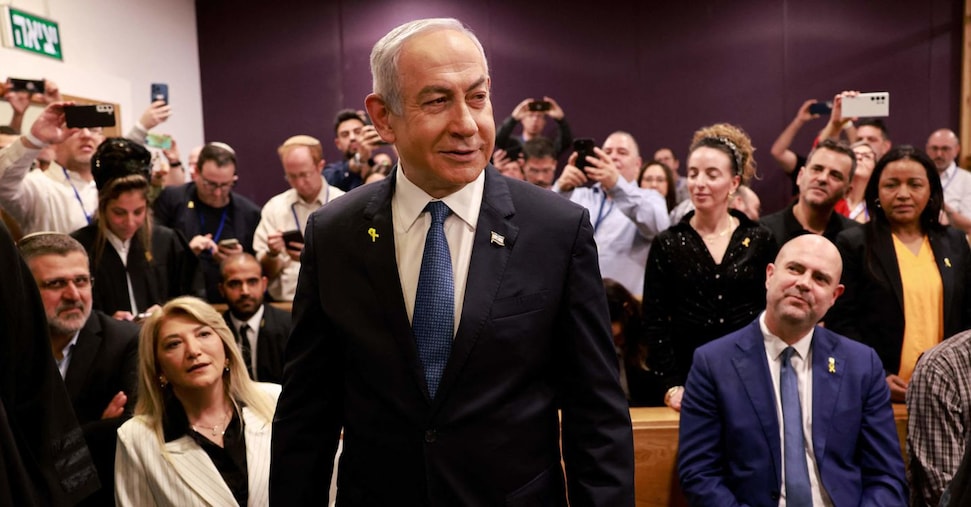 Netanyahu ridicolizza le accuse di corruzione e nega gli illeciti sui media Netanyahu ridicolizza le accuse di corruzione e nega gli illeciti sui media