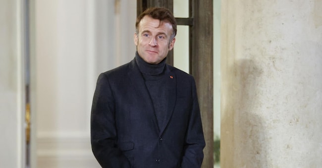 Il presidente francese Emmanuel Macron in occasione della visita a Parigi del presidente del Paraguay Santiago Pena Palacios, il 9 dicembre 2024