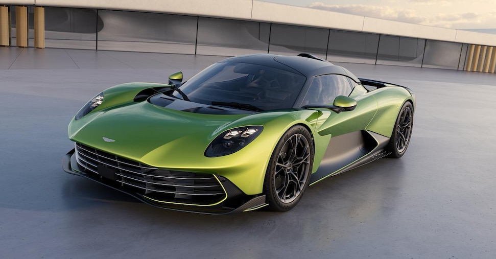 Aston Martin Valhalla, debutta hypercar ibrida con oltre 1.000 cv figlia della F1
