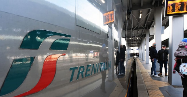 TRENO TRENI TRENITALIA FS FERROVIE DELLO STATO