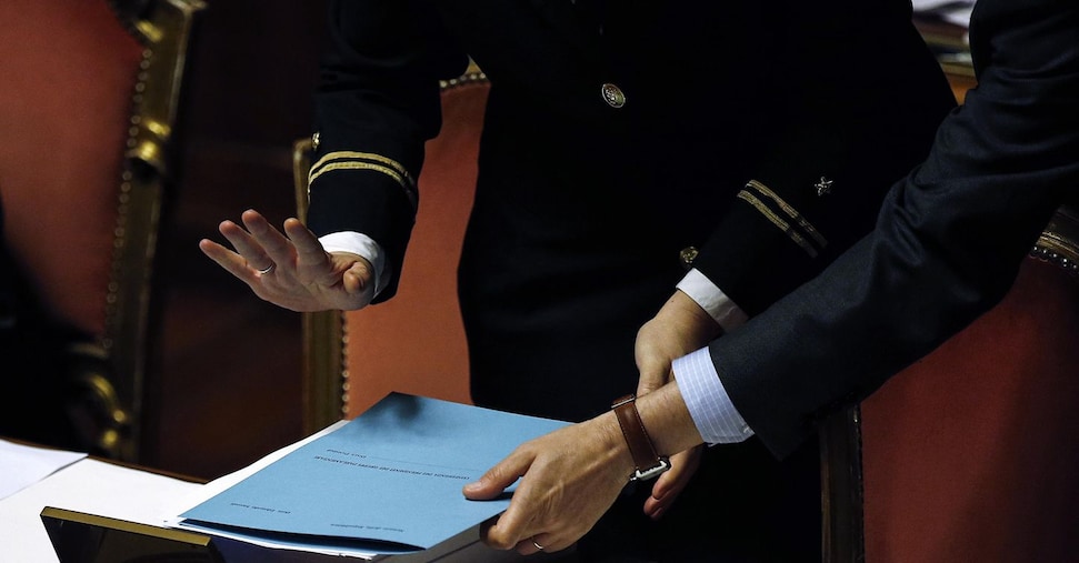 Manovra, stallo nella notte: il Governo non deposita gli emendamenti. Si riprende alle 12 Manovra, stallo nella notte: il Governo non deposita gli emendamenti. Si riprende alle 12