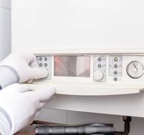 foto IPP/picture alliance. 
nella foto : manutenzione caldaia per abitazione  riscaldamento 
warning avaialble only for italian market