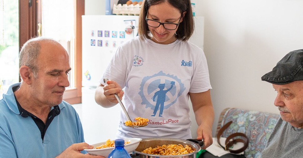 Aziende in prima fila per solidarietà: 63mila euro raccolti per “Un pasto al giorno” Aziende in prima fila per solidarietà: 63mila euro raccolti per “Un pasto al giorno”