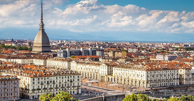 Vista del centro di Torino con il punto di riferimento della Mole Antonelliana. (Adobe Stock)