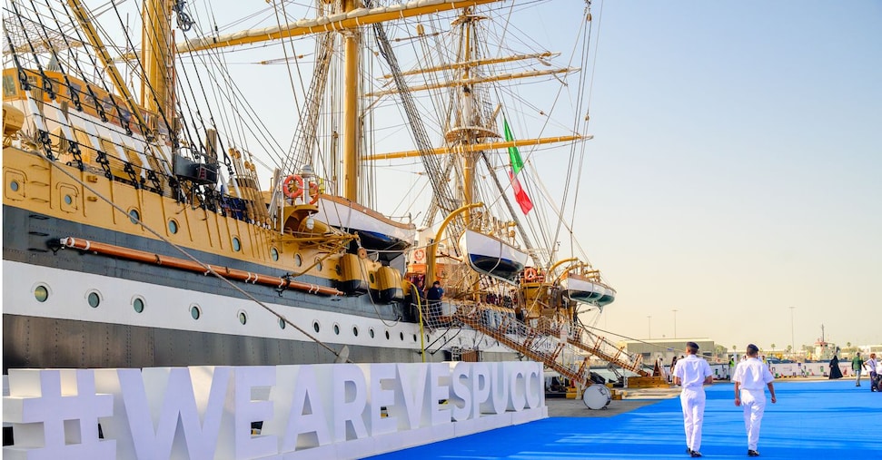 Il veliero Vespucci lascia Abu Dhabi e fa rotta su Muscat in Oman