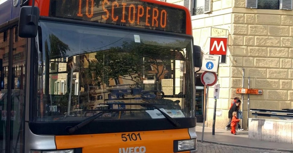 A gennaio ripartono gli scioperi: dalla scuola al trasporto pubblico locale, dalle ferrovie agli aeroporti