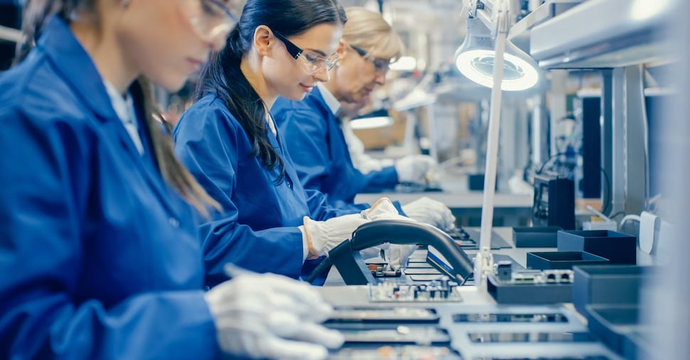 Lavoratori dipendenti, dal cuneo ai fringe benefit: come cambia la busta paga da gennaio Lavoratori dipendenti, dal cuneo ai fringe benefit: come cambia la busta paga da gennaio
