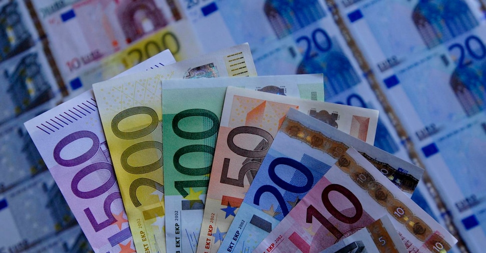 Dal 17 gennaio al via nuove regole restrittive per i contanti in dogana Dal 17 gennaio al via nuove regole restrittive per i contanti in dogana