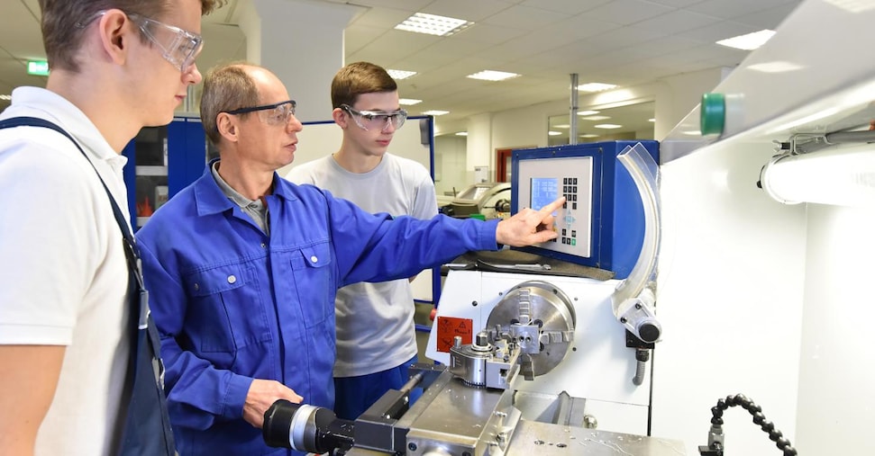 Pronta al decollo la nuova filiera tecnica “4+2”. Adesione delle scuole entro il 14 gennaio Pronta al decollo la nuova filiera tecnica “4+2”. Adesione delle scuole entro il 14 gennaio