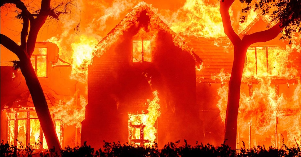 Incendi a Los Angeles: l’elenco dei Vip costretti a scappare con le ville in fiamme
