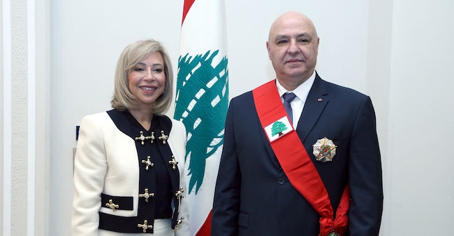 Il neopresidente libanese Joseph Aoun con la moglie Nehmat Nehme