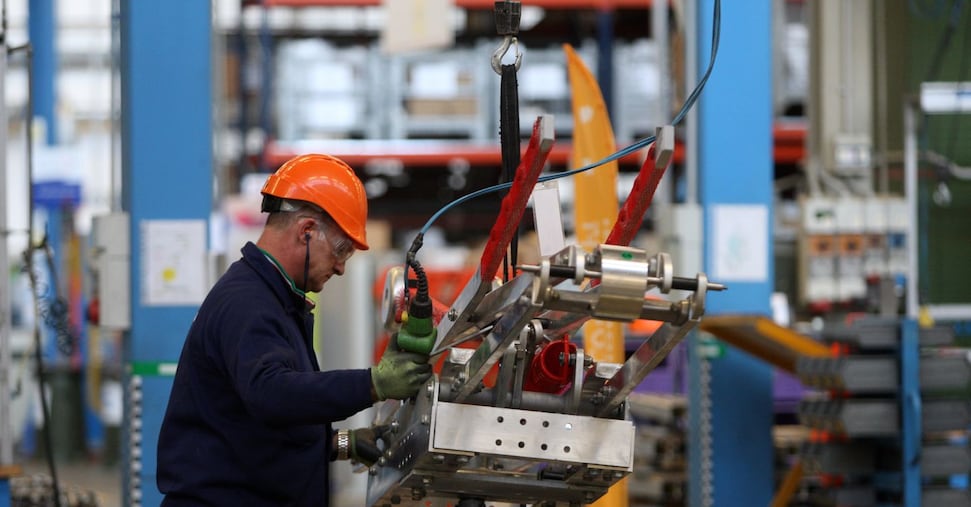 Confindustria: l’economia arretra, a novembre -3,4% l’Rtt