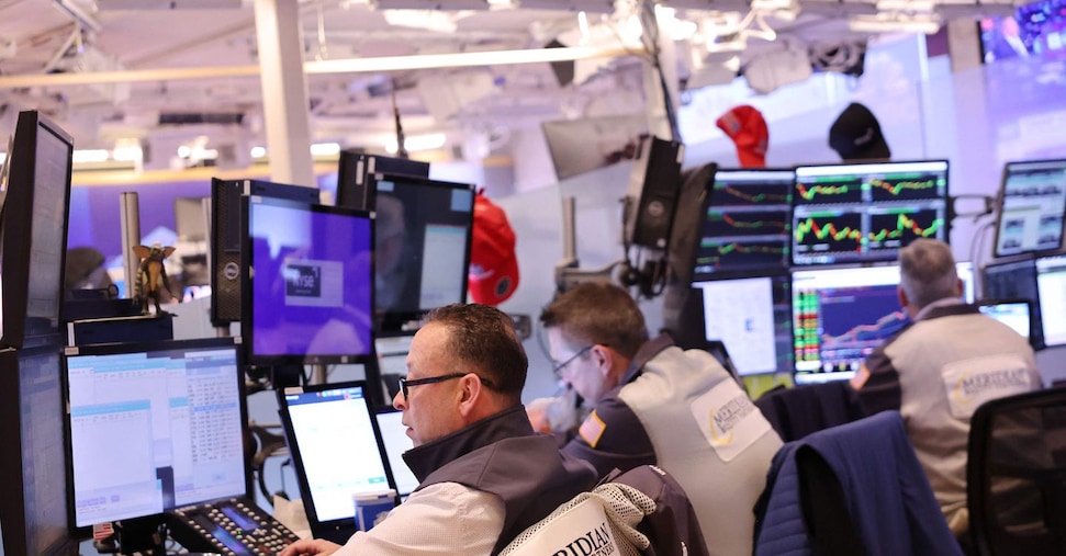 Borse Ue deboli con taglio tassi Fed più lontano. A Milano bene Amplifon