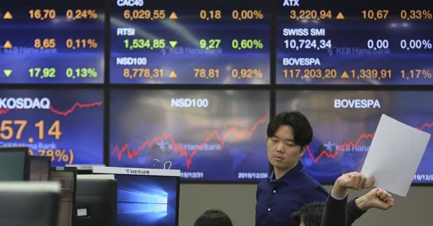 Mercati asiatici in calo, aumentano i timori per un rinvio del taglio dei tassi Usa