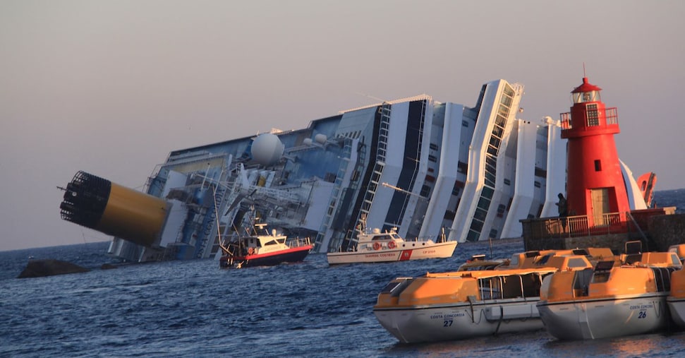Costa Concordia, tredici anni fa il naufragio Costa Concordia, tredici anni fa il naufragio