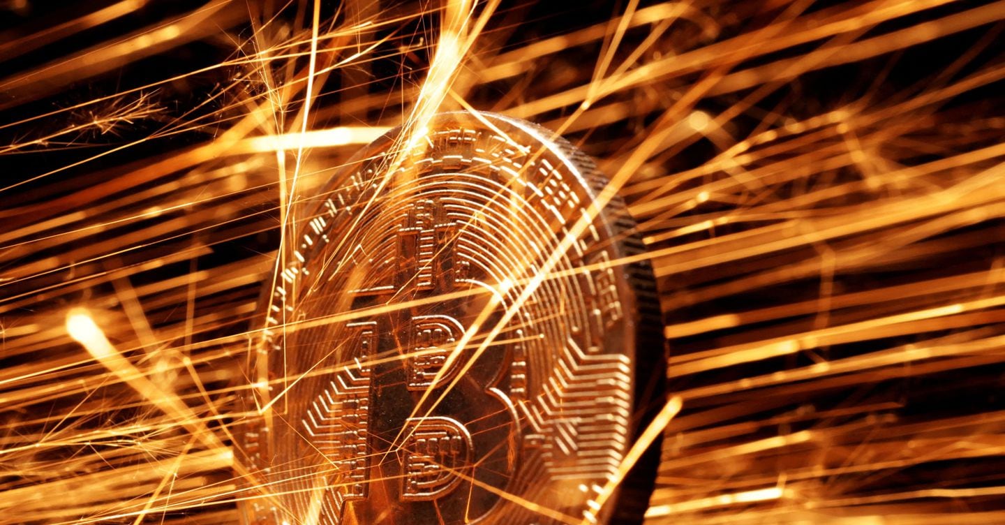 Bitcoin aspetta Trump e punta di nuovo quota 100mila dollari
