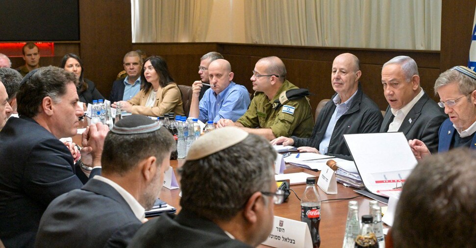 Guerra, ultime notizie. Il governo israeliano approva l’accordo su Gaza. Missili balistici russi su Kiev, 4 morti Guerra, ultime notizie. Il governo israeliano approva l’accordo su Gaza. Missili balistici russi su Kiev, 4 morti