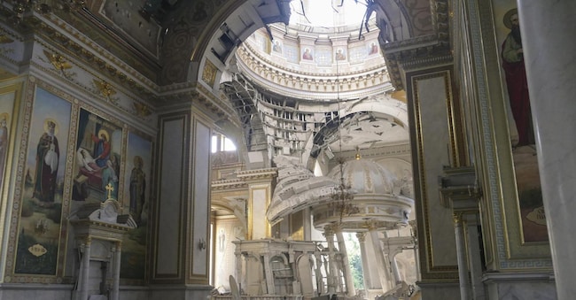 La cattedrale della Trasfigurazione di Odessa danneggiata da un bombardamento russo.