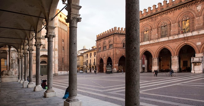 Italy, Lombardy, Cremona, Piazza del Comune