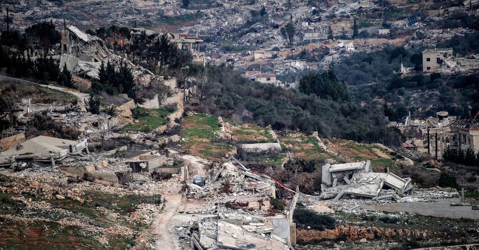 A Gaza la tregua è a rischio. Trump: “Egitto e Giordania accolgano più sfollati”. Il Cairo, Amman e ANP: “No”. Scontro USA-Colombia sui rimpatri