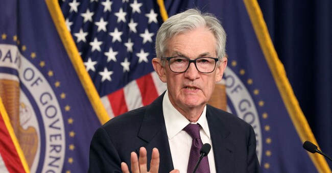 Il presidente della Federal Reserve Jerome Powell parla durante una conferenza stampa al termine di una riunione di due giorni sulle politiche della banca centrale a Washington, negli Stati Uniti, 18 dicembre 2024. REUTERS/Kevin Lamarque/File Photo