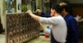 ARTIGIANATO LAVORO ARTIGIANALE VETRATA ARTISTICA A PIOMBO VETRATE ARTISTICHE VETRI VETRO LABORATORIO VETRARIO ARTIGIANO ARTIGIANI VETRAIO VETRAI APPRENDISTA
