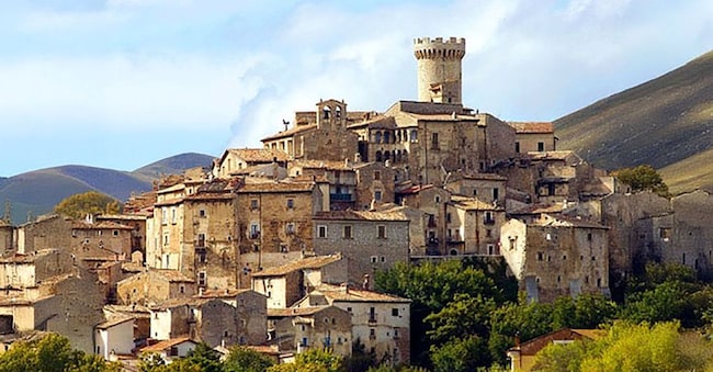 Santo Stefano di Sessanio in Abruzzo. (Foto: Vist Italy)