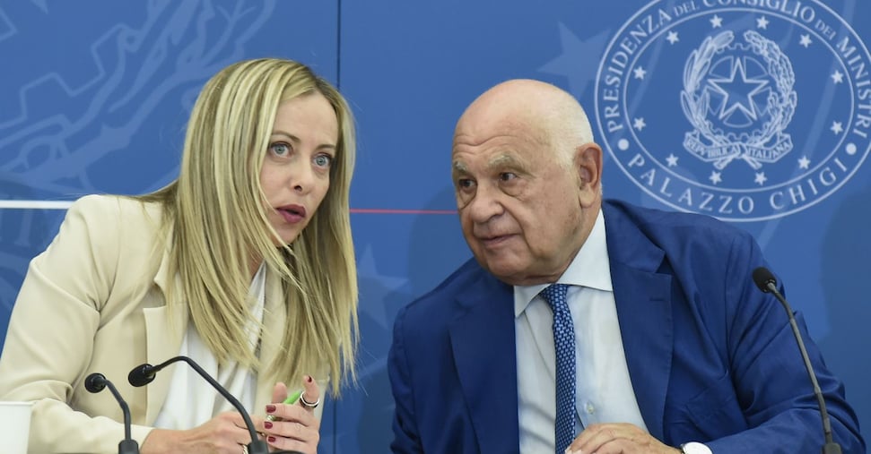 Caso Almasri, ecco i reati in base ai quali sono indagati Meloni e 3 membri del governo