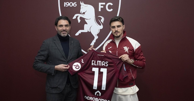 Eljif Elmas firma per il Torino FC con Davide Vagnati a Torino. (Photo by Matteo Secci/LaPresse)