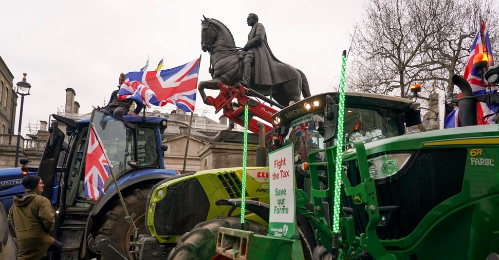 トラクターはロンドンに侵入します：農民は継承料に対して抗議します