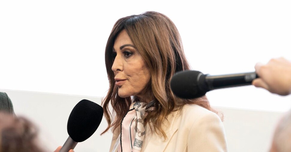 Santanchè, arriva la mozione di sfiducia in Parlamento. La ministra: non ho paura