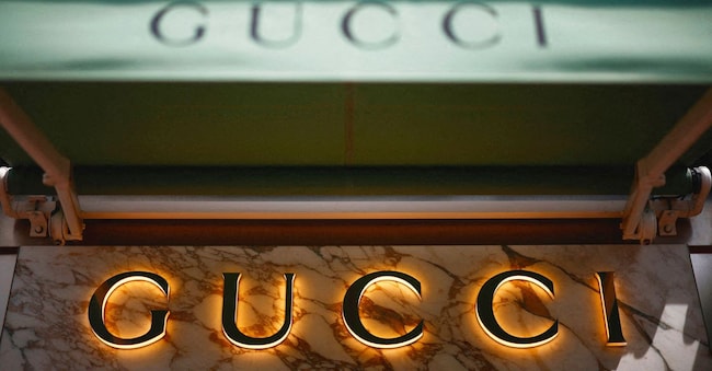 FILE PHOTO: FILE PHOTO: The logo of fashion house Gucci is seen outside a store in Cannes, France, May 16, 2024. REUTERS/Sarah Meyssonnier/File Photo/File Photo
