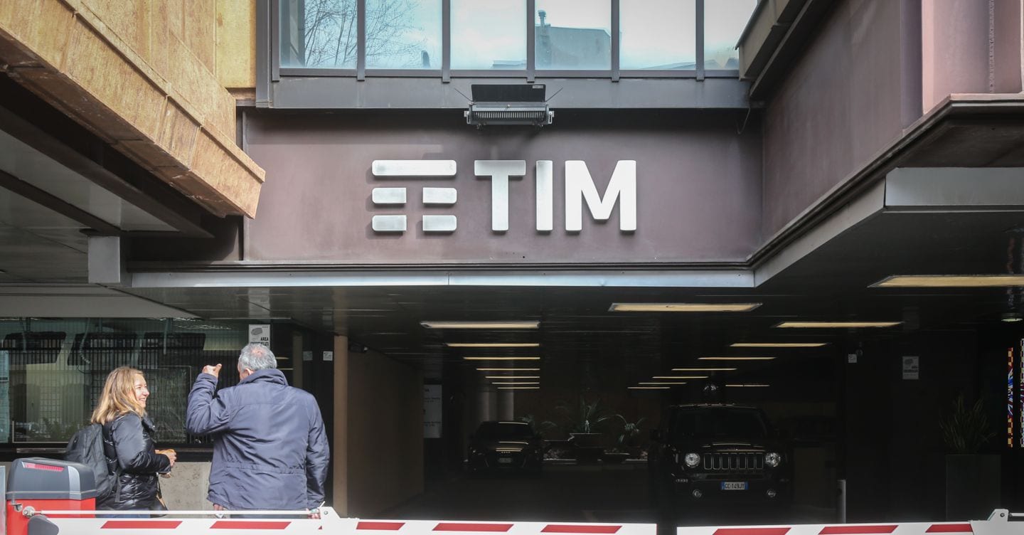 Tim: «Ai soci 1,45 miliardi nei prossimi 3 anni»