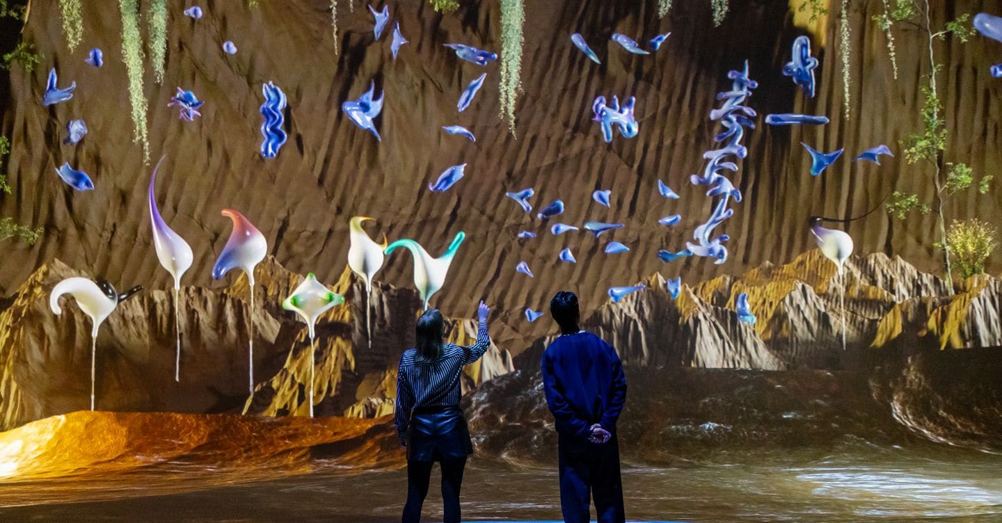 Il Futuro dell'Interazione Umana: il Nxt Museum di Amsterdam presenta Still Processing, una mostra innovativa su tecnologia, AI e design