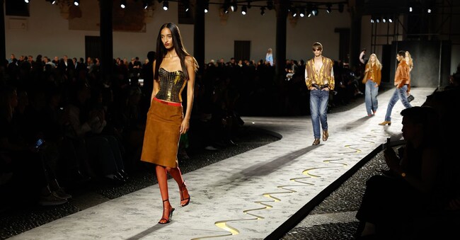 Model on the runway at Versace RTW Spring 2025 as part of Milan Ready to Wear Fashion Week on September 20, 2024 in Milan, Italy. Ambiance. (Photo by Aitor Rosás Suñé/WWD via Getty Images)