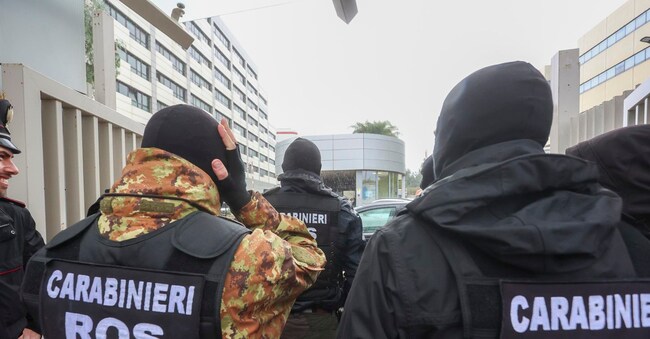 Giuseppe Castiglione, capogruppo del movimento Popolari e autonomisti, è tra i destinatari del provvedimento cautelare dell’operazione Mercurio dei Ros contro Cosa nostra etnea.