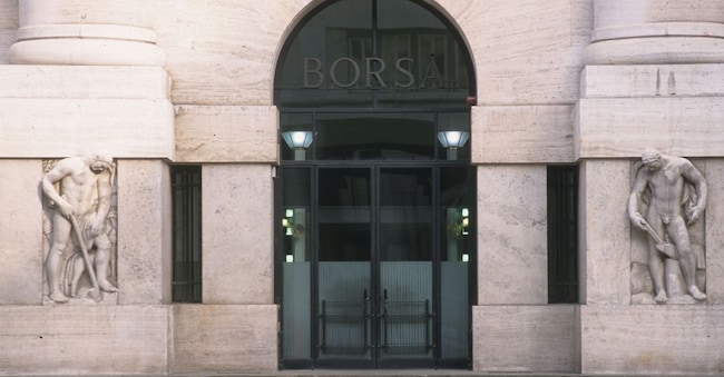 PIAZZA AFFARI MILANO