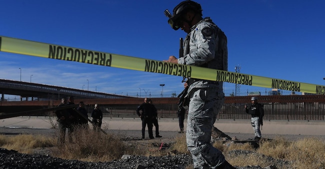 Un momento della Operation Northern Border a  Ciudad Juarez, Messico, che ha portato a 746 arresti e al sequestro di 11.861 chili di droga.  EPA/LUIS TORRES