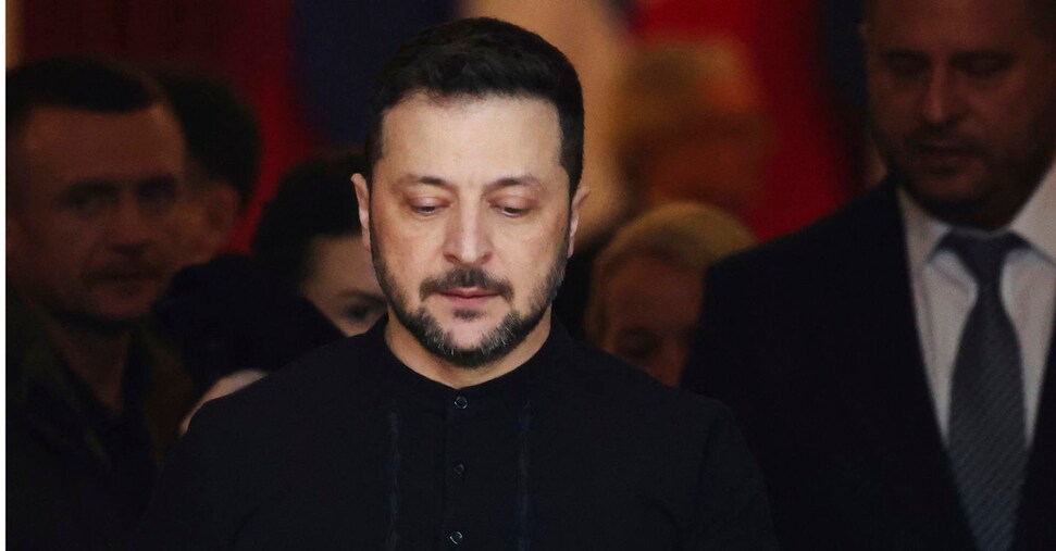 Zelensky: pronto a firmare accordo su terre rare pronto. Trump convocherà Hegseth-Rubio su possibile stop armi a Ucraina
