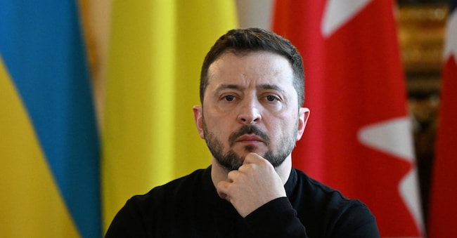 Ukraine's President Volodymyr Zelensky prepares for a plenary meeting at a summit held at Lancaster House in central London on March 2, 2025.  JUSTIN TALLIS/Pool via REUTERS