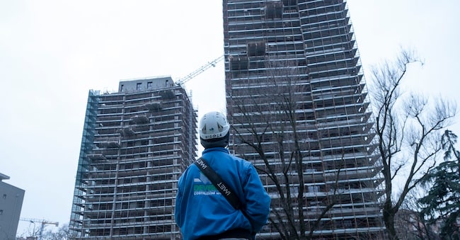   Milano Via Crescenzago. Park Towers.  Palazzi in costruzione per il progetto fatto passare  come ristrutturazione al posto di costruzione.  (Foto Alessandro Cimma/LaPresse)