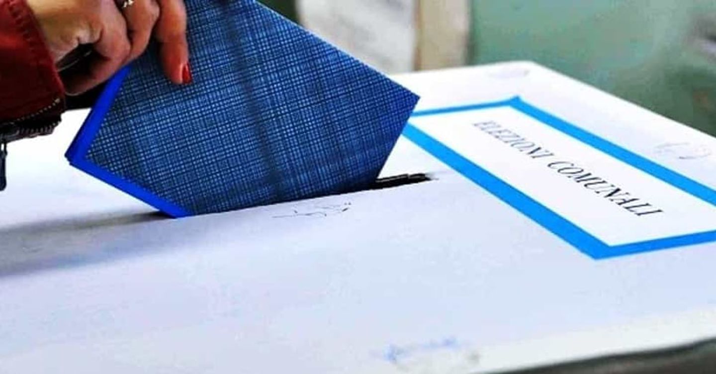 Da Genova a Trento a maggio otto capoluoghi e oltre 400 Comuni al voto: ecco i candidati Da Genova a Trento a maggio otto capoluoghi e oltre 400 Comuni al voto: ecco i candidati