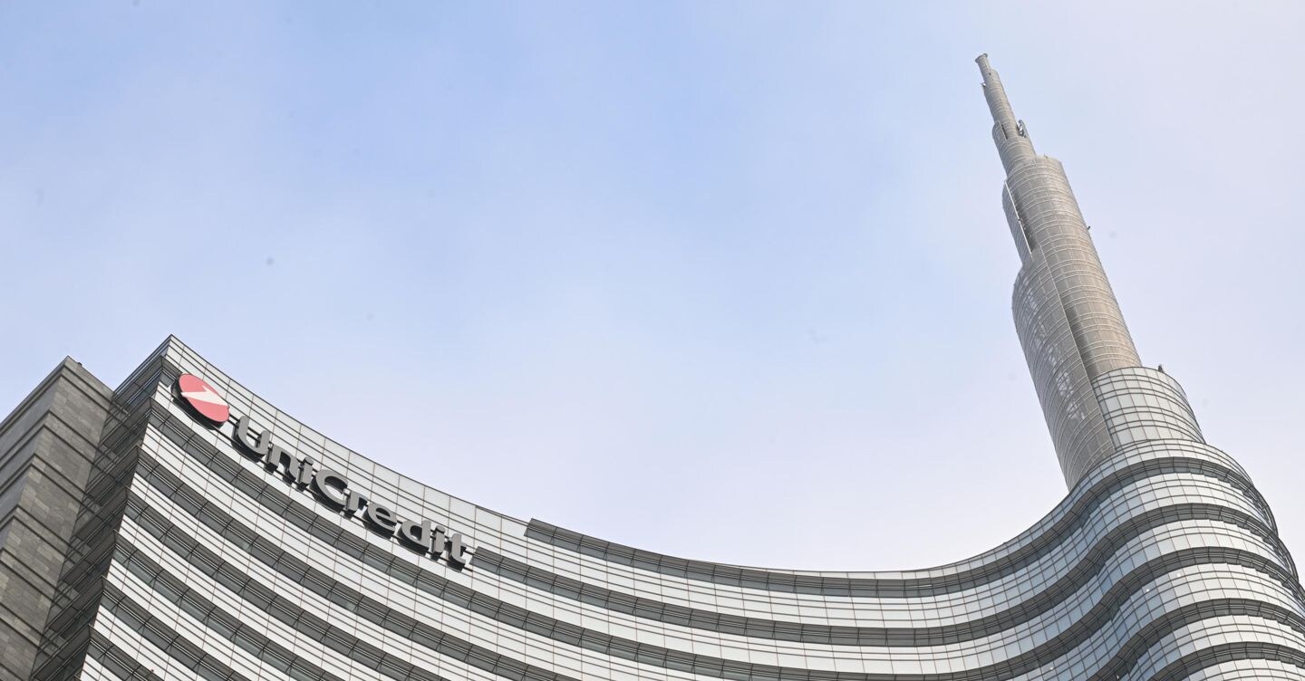 UniCredit: «Anche senza fusione con BancoBpm, sinergie per 1 miliardo»