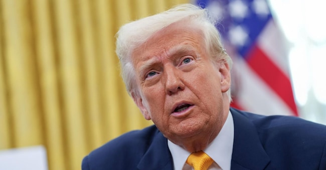 Trump torna a parlare dallo Studio Ovale della Casa Bianca di guerra in Ucraina e dazi al Canada