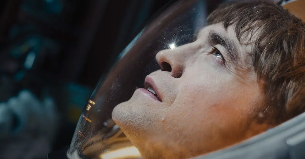 「ミッキー17」、サイエンスフィクションの映画の楽しさと政治は、短い息をしています
