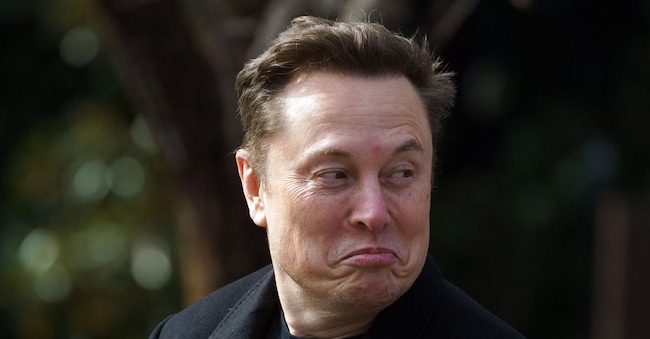 L’imprenditore e impiegato speciale del governo statunitense Elon Musk lascia la Blair House, vicino alla Casa Bianca, a Washington, DC, USA, 13 febbraio 2025. EPA/WILL OLIVER