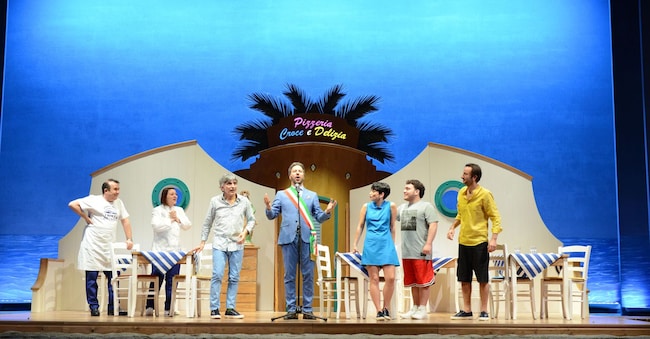 “Ogni promessa è debito”, commedia scritta, diretta e interpretata da Vincenzo Salemme, dal 12 marzo fino al 6 aprile al Teatro Sistina di Roma
