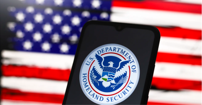 L’amministrazione Trump ha  introdotto un’applicazione progettata per facilitare l’autoespulsione volontaria degli immigrati.