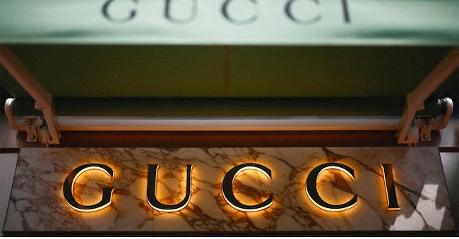 FILE PHOTO: FILE PHOTO: The logo of fashion house Gucci is seen outside a store in Cannes, France, May 16, 2024. REUTERS/Sarah Meyssonnier/File Photo/File Photo